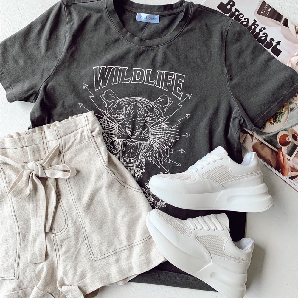 Graphic T-shirt from Vestique